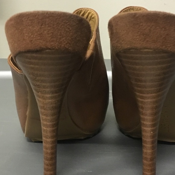 Nine West camel color high heeled slides. - Picture 4 of 8